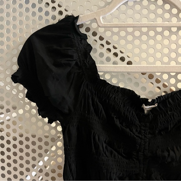 Garage Cropped Ruffled and Puffed Short Sleeve Smocked Top Size Small Black NWT - Picture 2 of 12